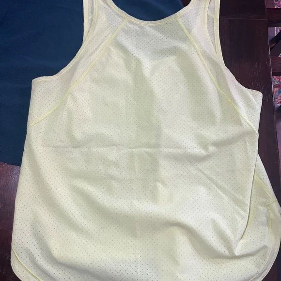Lululemon Tanks size 10/12 - Picture 2 of 3